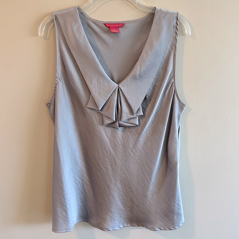 NWOT Sunny Leigh Sleeveless Blouse Gray Women’s XL